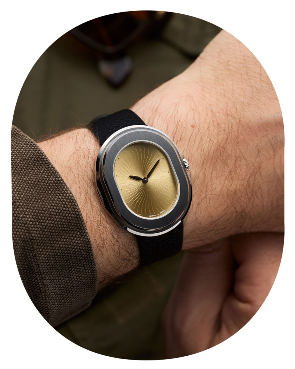 serica-1174-brass-wristshot_web4
